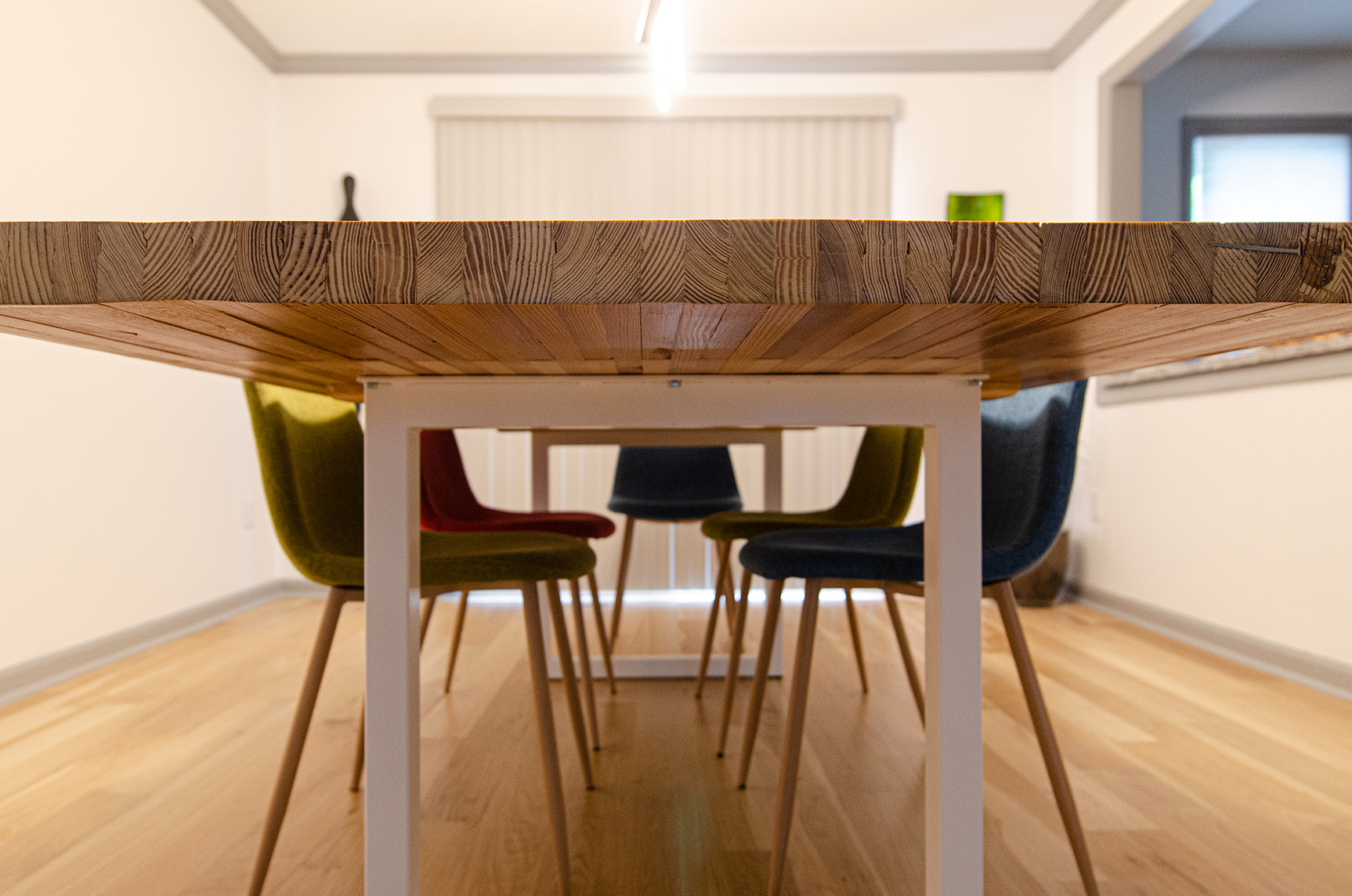 Detail photo of the table edge wood grain