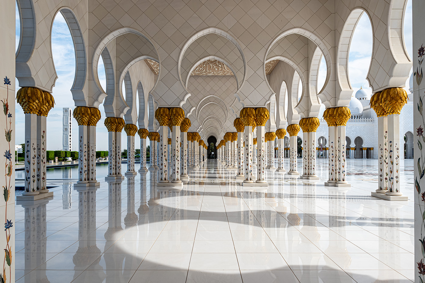 Column pathway at Sheikh Zayed Grand Mosque